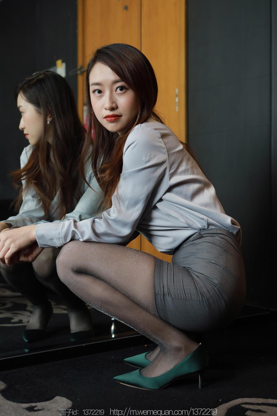 图片[55]-[IESS异思趣向] 2023.03.08 丝享家1384：小婕《灰裙亮丝》[86P] – 速更版-美库