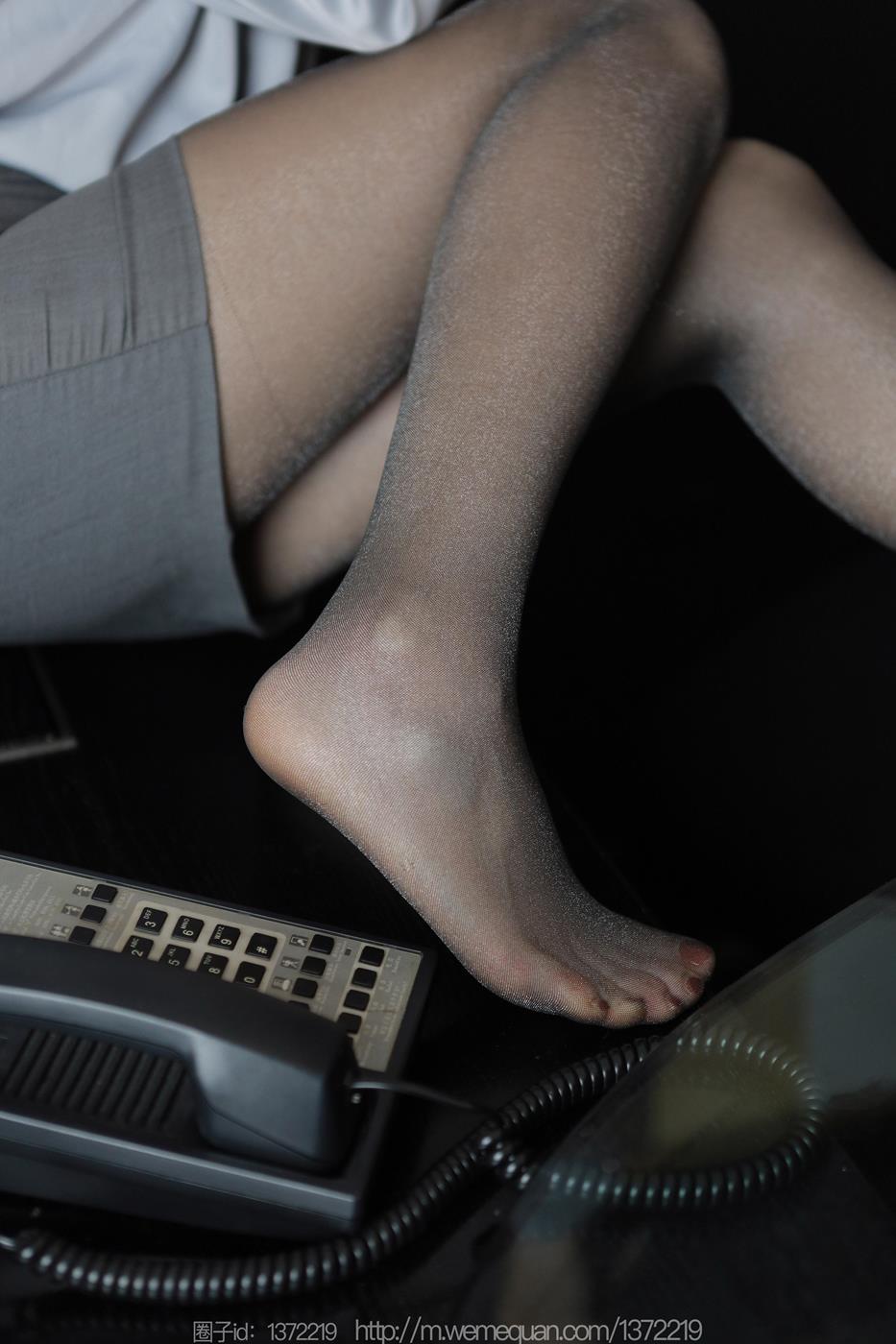 图片[68]-[IESS异思趣向] 2023.03.08 丝享家1384：小婕《灰裙亮丝》[86P] – 速更版-美库