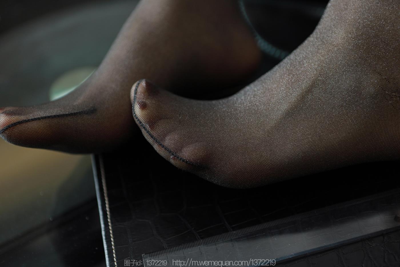 图片[73]-[IESS异思趣向] 2023.03.08 丝享家1384：小婕《灰裙亮丝》[86P] – 速更版-美库