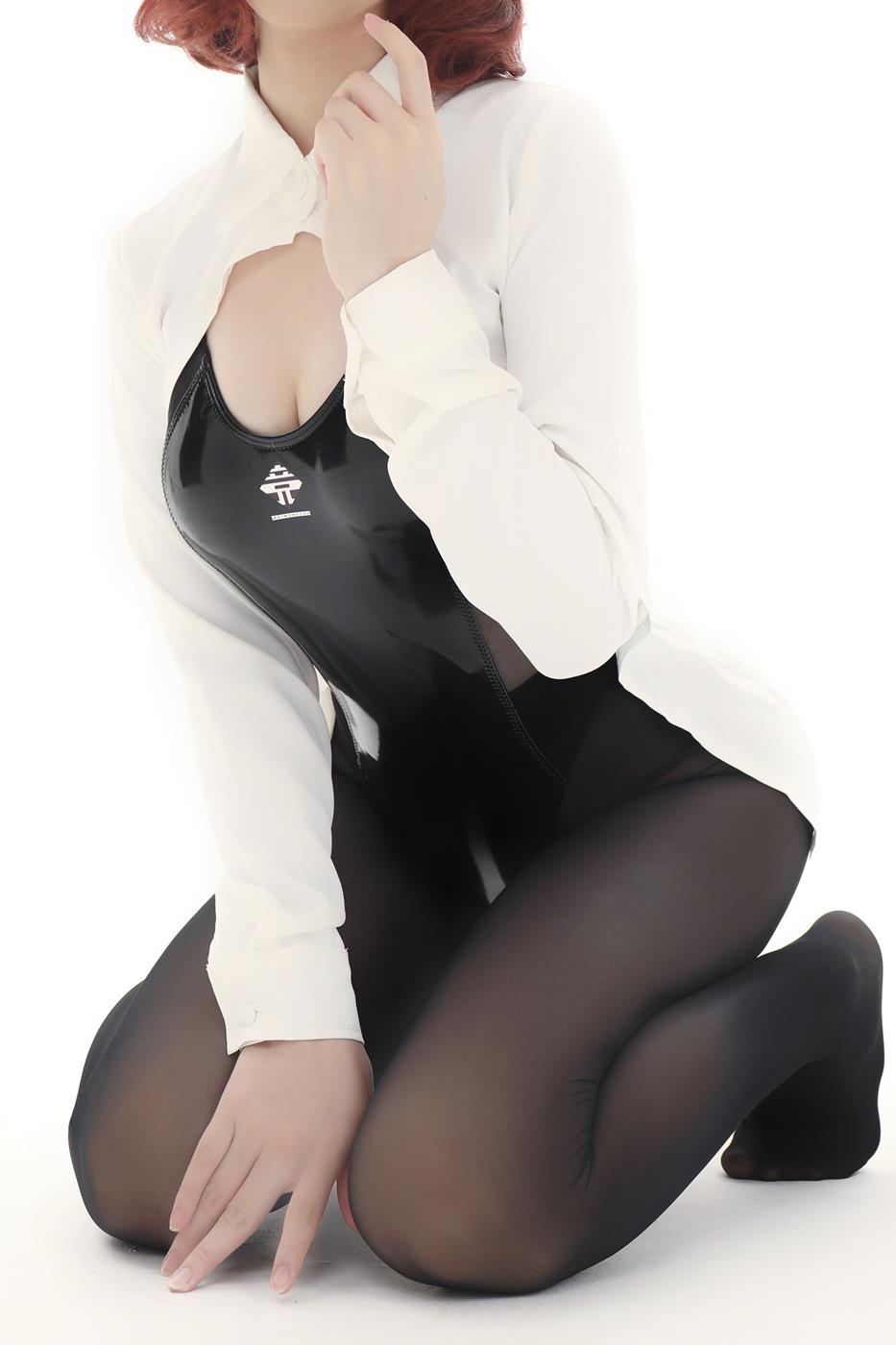 图片[12]-网紅Coser@幼爱 竟泳灰丝 [26P] – 速更版-美库