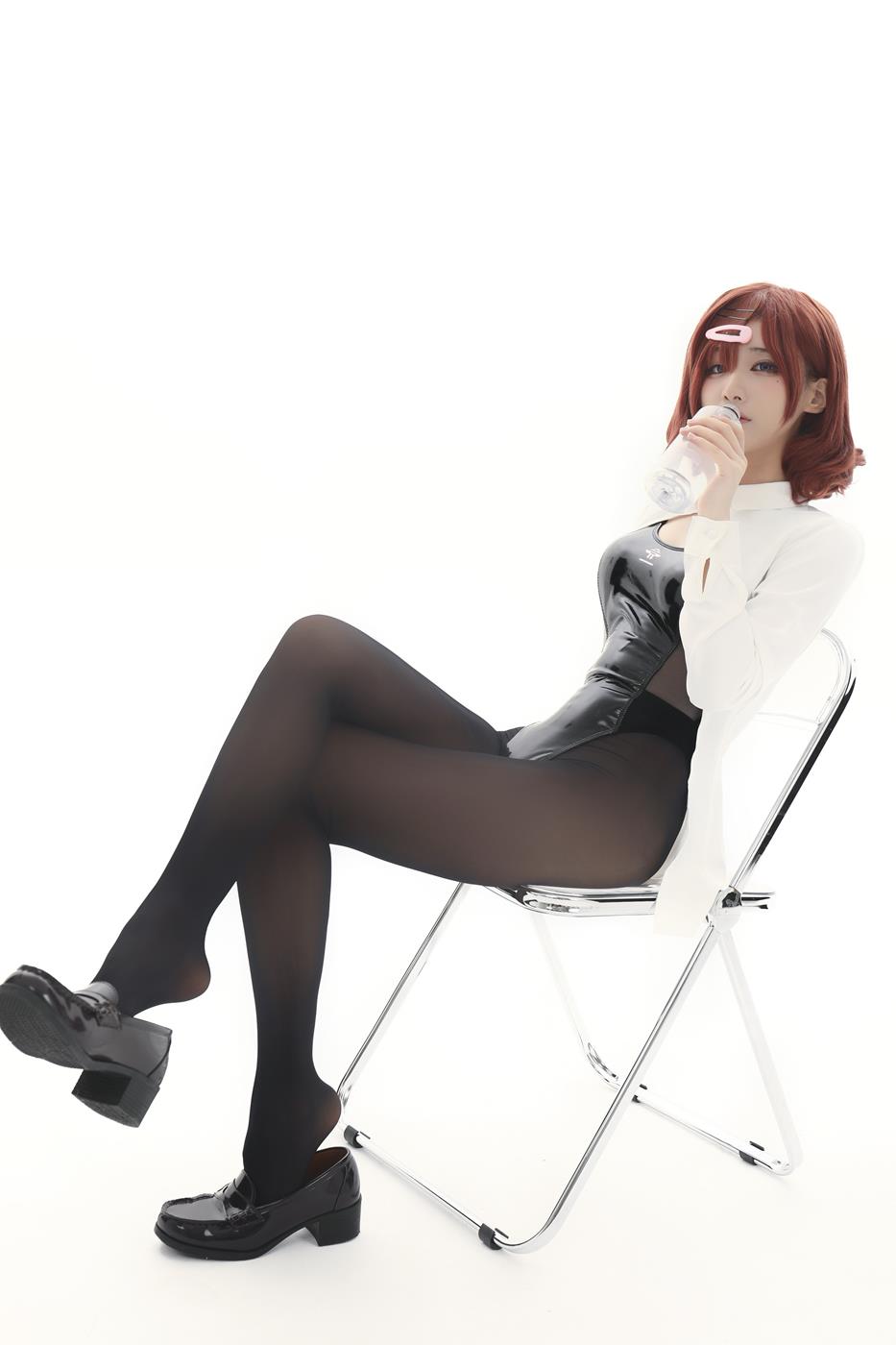 图片[27]-网紅Coser@幼爱 竟泳灰丝 [26P] – 速更版-美库