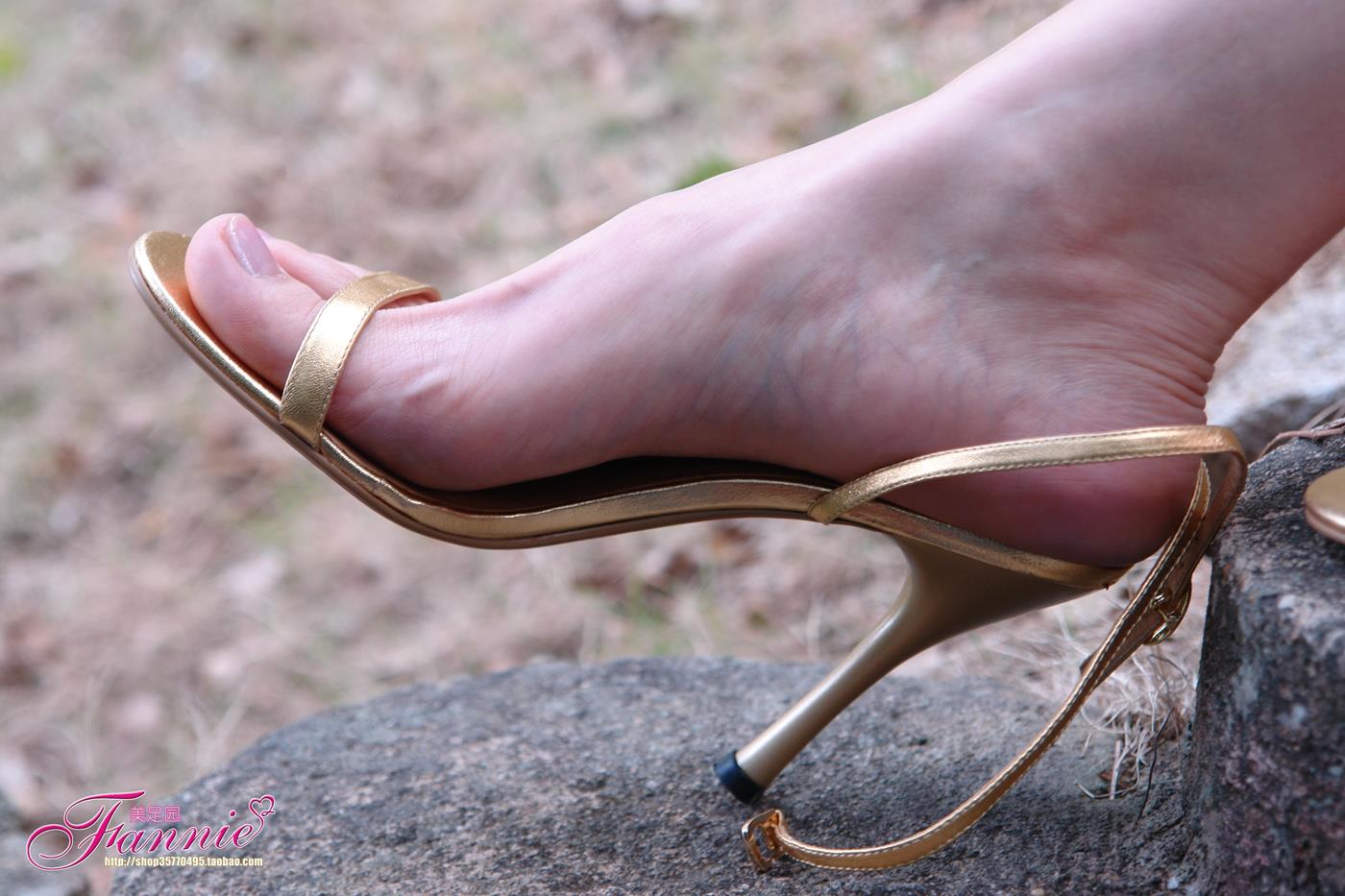 图片[34]-Fannie芬妮每足园 No.202 金色的旋律 户外篇-1 [58P] – 速更版-美库