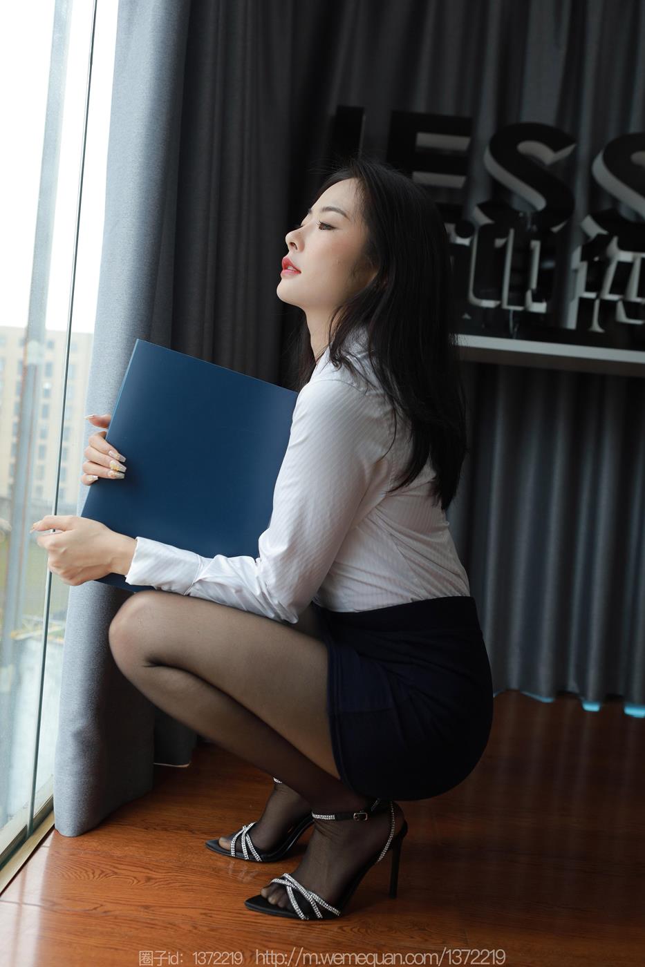 图片[12]-[IESS异思趣向] 2023.03.15 丝享家1391：小金《落地窗制服》[88P] – 速更版-美库