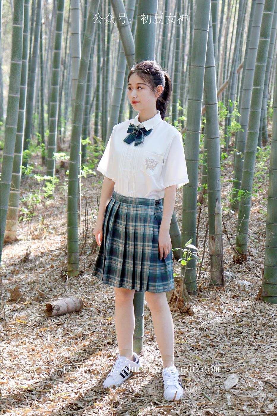 图片[11]-初夏女神 NO.019 念念 墨绿色JK搭配三叶草贝壳头鞋期[155P] – 速更版-美库