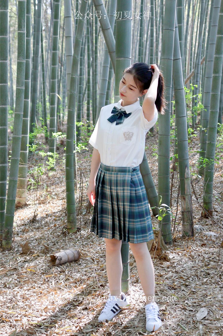 图片[12]-初夏女神 NO.019 念念 墨绿色JK搭配三叶草贝壳头鞋期[155P] – 速更版-美库