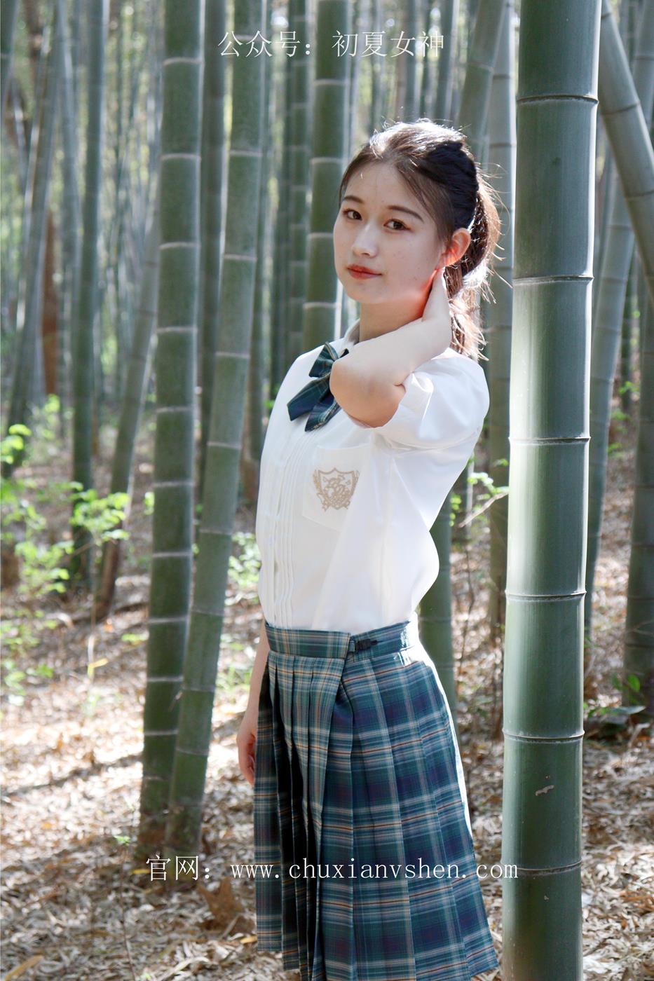 图片[15]-初夏女神 NO.019 念念 墨绿色JK搭配三叶草贝壳头鞋期[155P] – 速更版-美库