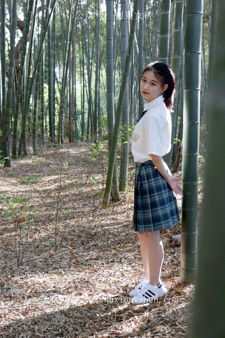 图片[16]-初夏女神 NO.019 念念 墨绿色JK搭配三叶草贝壳头鞋期[155P] – 速更版-美库