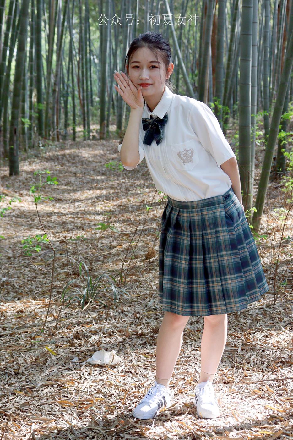 图片[18]-初夏女神 NO.019 念念 墨绿色JK搭配三叶草贝壳头鞋期[155P] – 速更版-美库