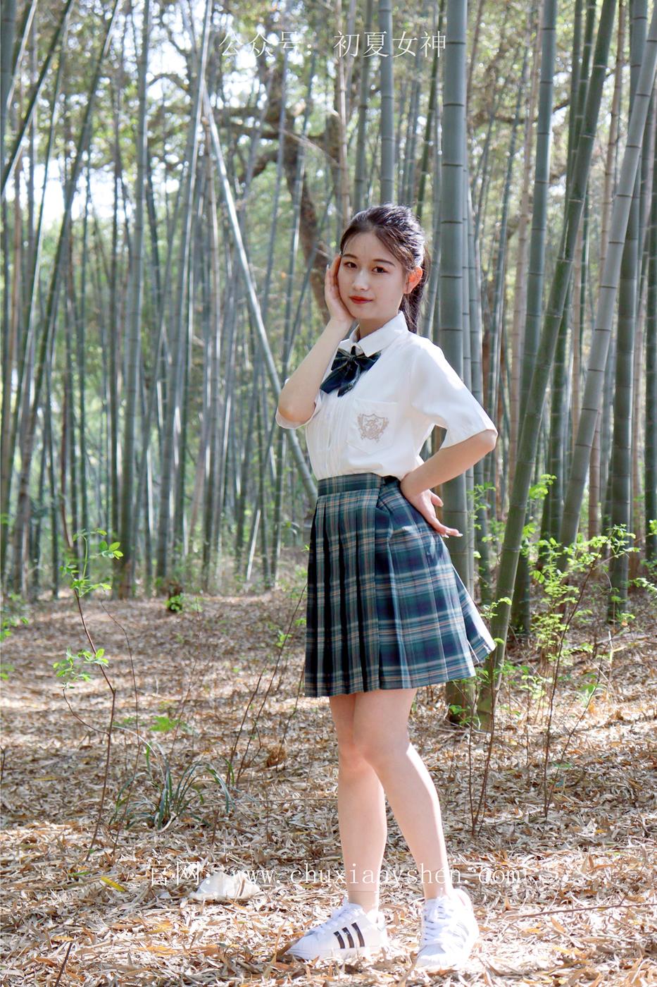 图片[21]-初夏女神 NO.019 念念 墨绿色JK搭配三叶草贝壳头鞋期[155P] – 速更版-美库