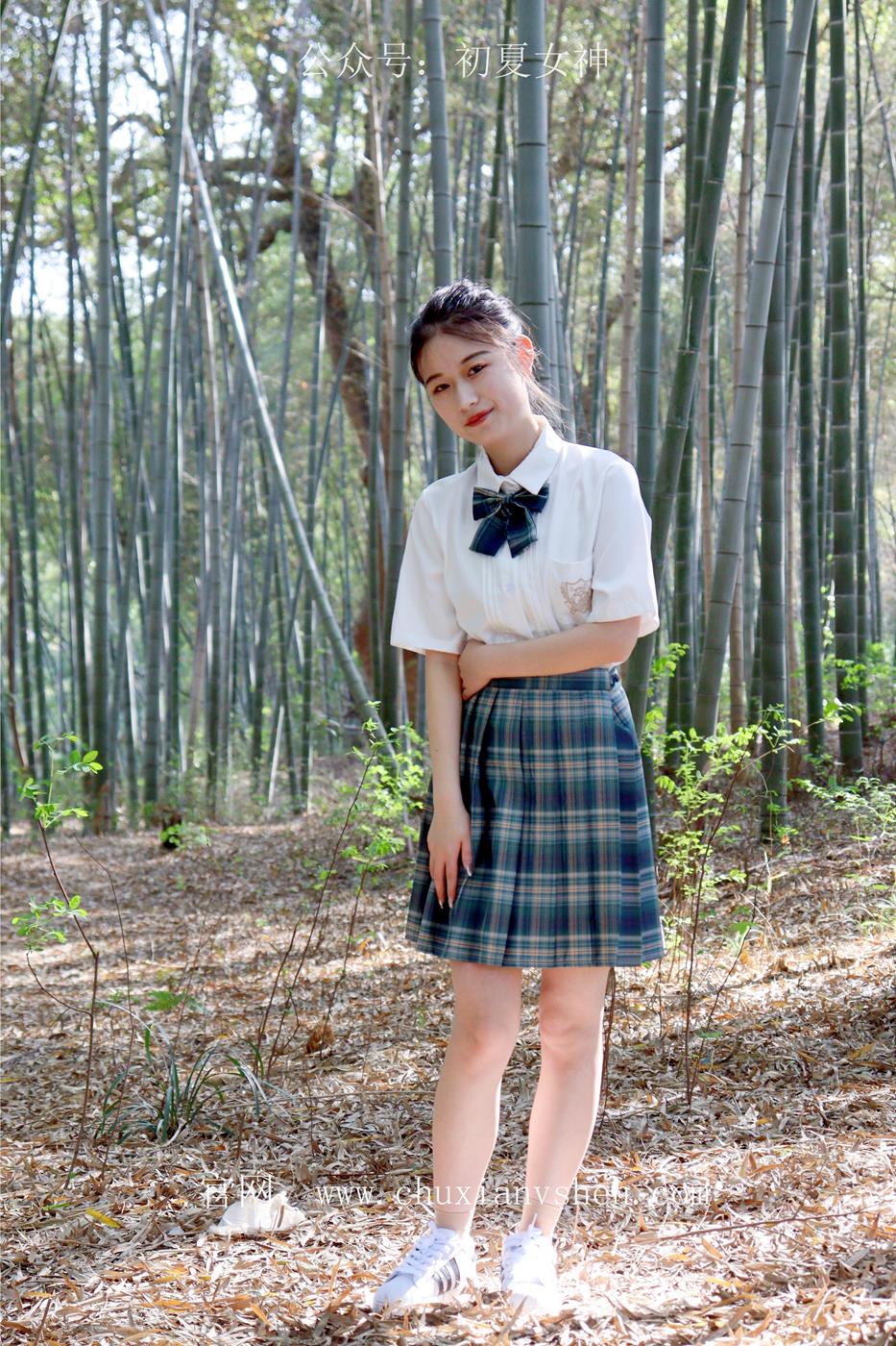 图片[23]-初夏女神 NO.019 念念 墨绿色JK搭配三叶草贝壳头鞋期[155P] – 速更版-美库