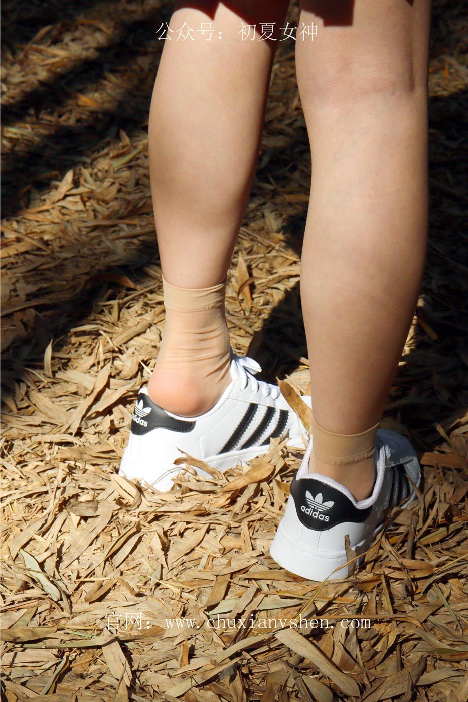 图片[29]-初夏女神 NO.019 念念 墨绿色JK搭配三叶草贝壳头鞋期[155P] – 速更版-美库