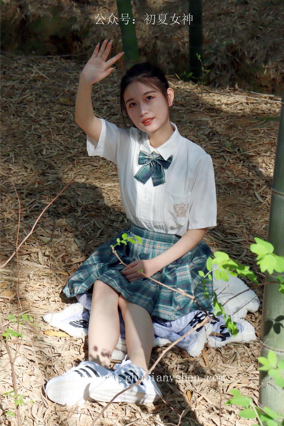 图片[40]-初夏女神 NO.019 念念 墨绿色JK搭配三叶草贝壳头鞋期[155P] – 速更版-美库