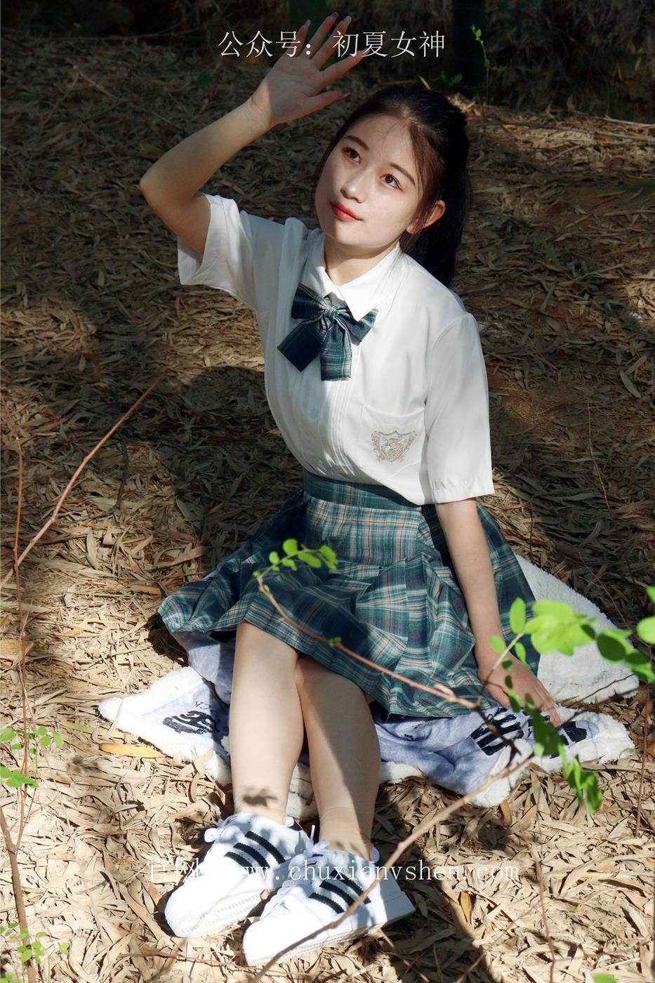 图片[42]-初夏女神 NO.019 念念 墨绿色JK搭配三叶草贝壳头鞋期[155P] – 速更版-美库