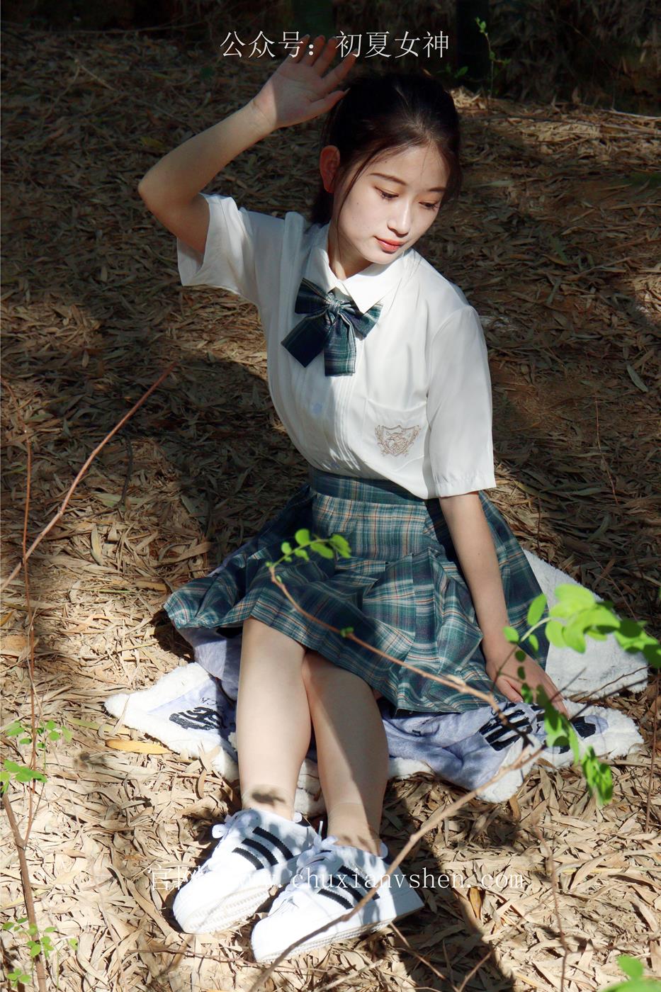 图片[43]-初夏女神 NO.019 念念 墨绿色JK搭配三叶草贝壳头鞋期[155P] – 速更版-美库