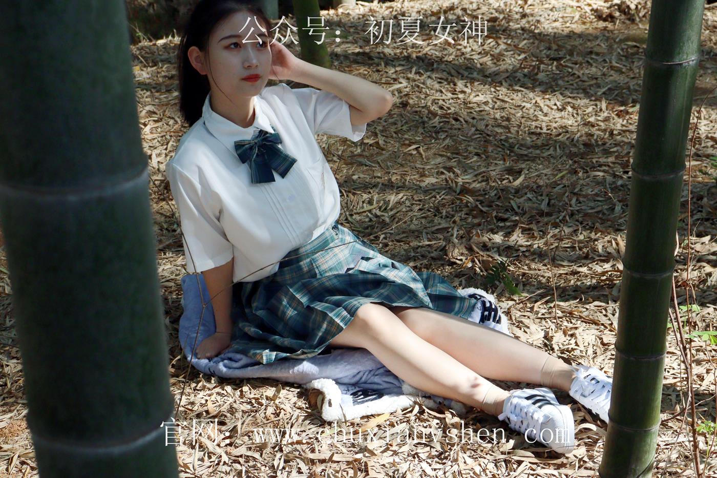 图片[44]-初夏女神 NO.019 念念 墨绿色JK搭配三叶草贝壳头鞋期[155P] – 速更版-美库