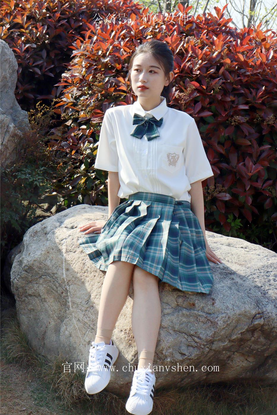 图片[48]-初夏女神 NO.019 念念 墨绿色JK搭配三叶草贝壳头鞋期[155P] – 速更版-美库