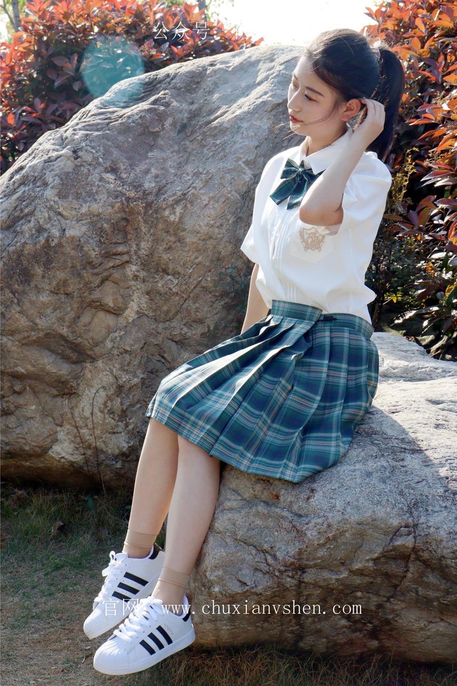 图片[51]-初夏女神 NO.019 念念 墨绿色JK搭配三叶草贝壳头鞋期[155P] – 速更版-美库