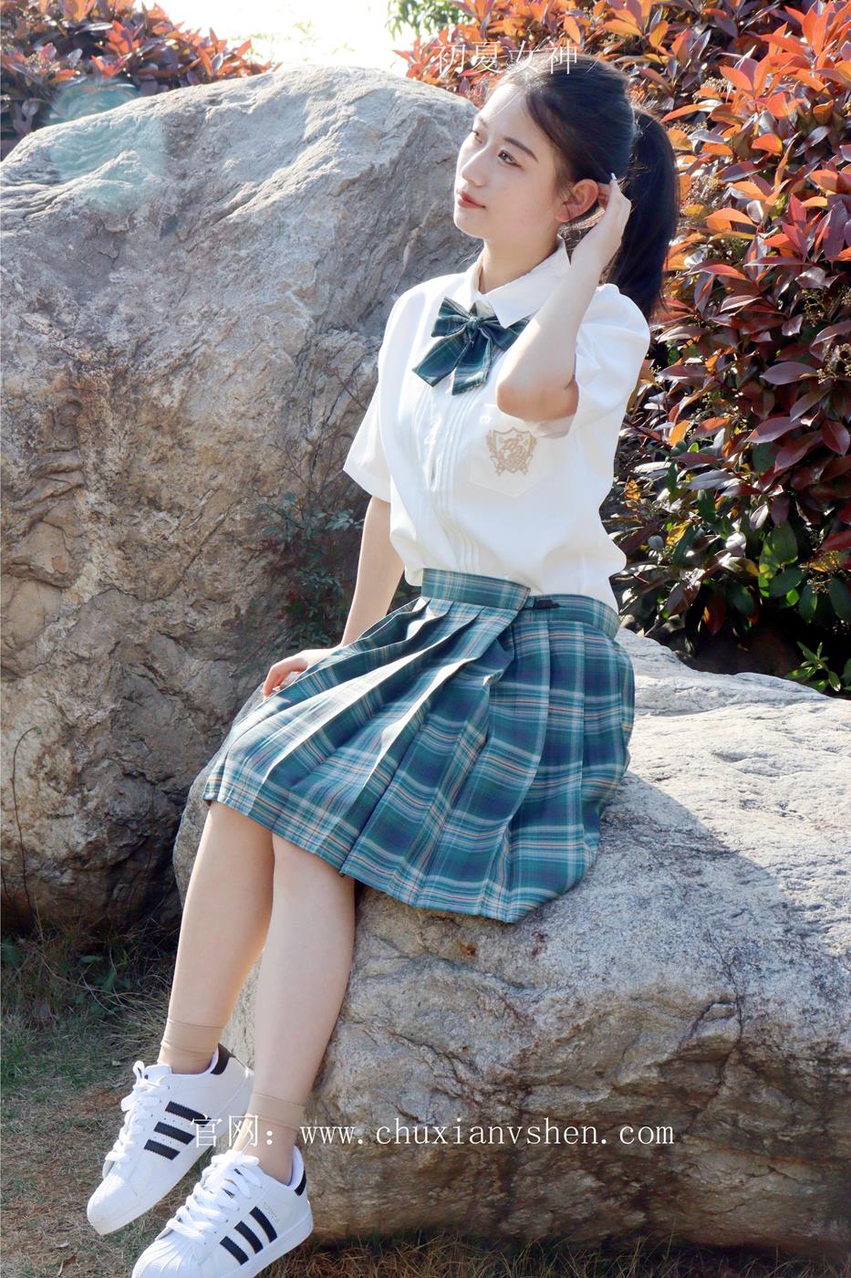 图片[52]-初夏女神 NO.019 念念 墨绿色JK搭配三叶草贝壳头鞋期[155P] – 速更版-美库