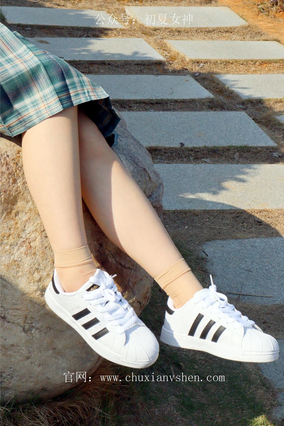 图片[56]-初夏女神 NO.019 念念 墨绿色JK搭配三叶草贝壳头鞋期[155P] – 速更版-美库