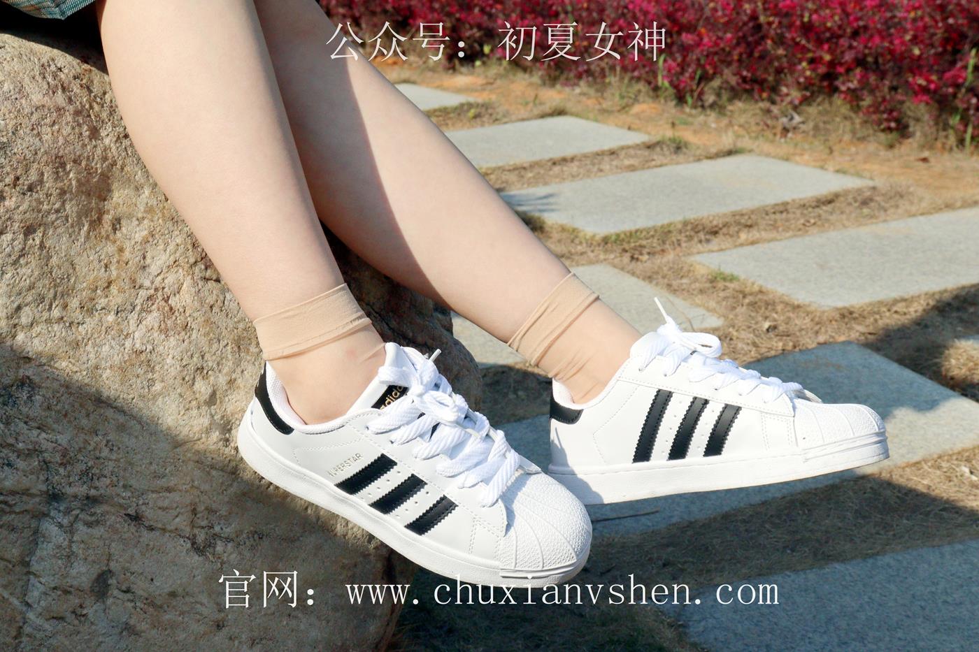 图片[57]-初夏女神 NO.019 念念 墨绿色JK搭配三叶草贝壳头鞋期[155P] – 速更版-美库