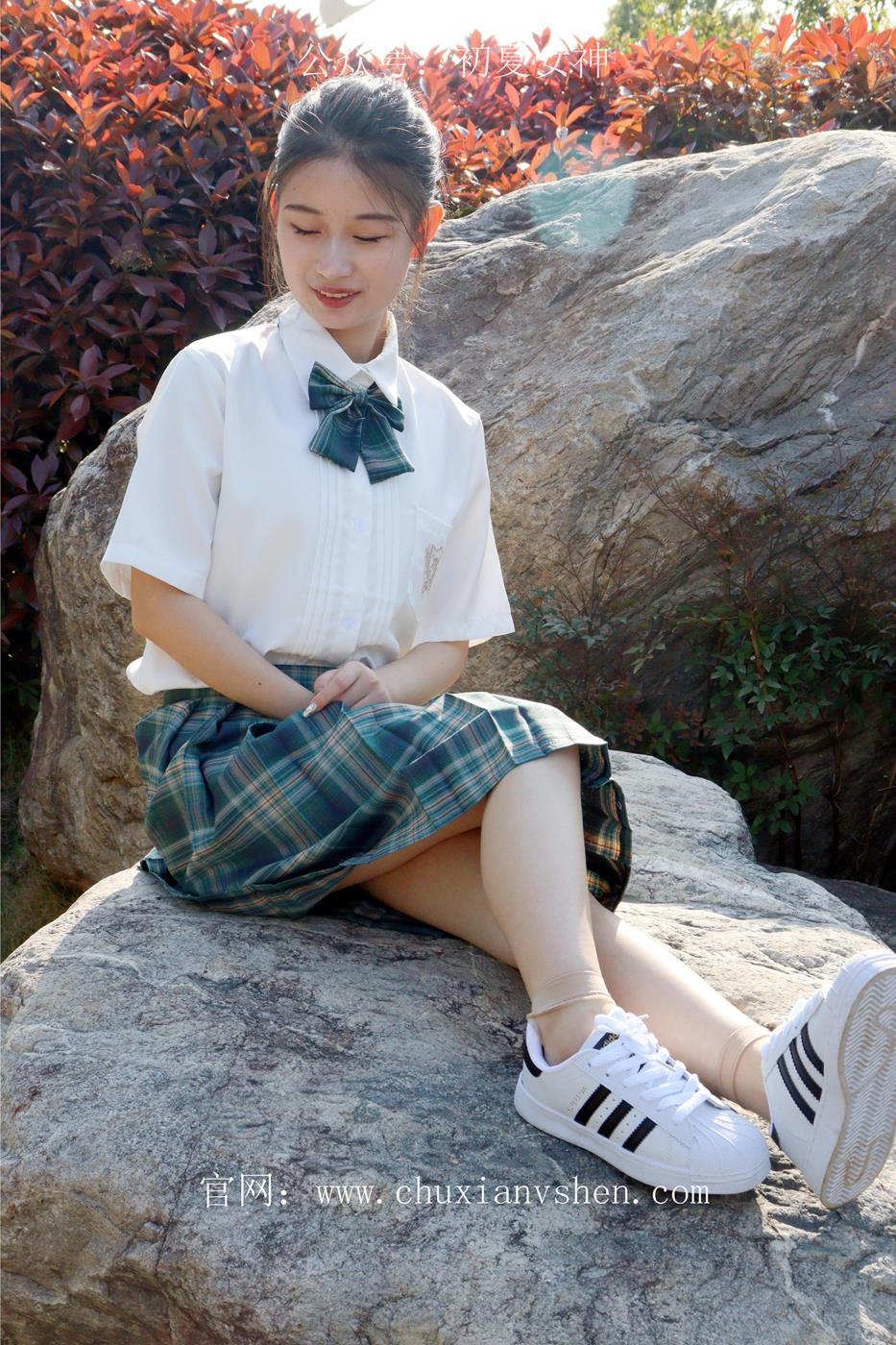 图片[58]-初夏女神 NO.019 念念 墨绿色JK搭配三叶草贝壳头鞋期[155P] – 速更版-美库