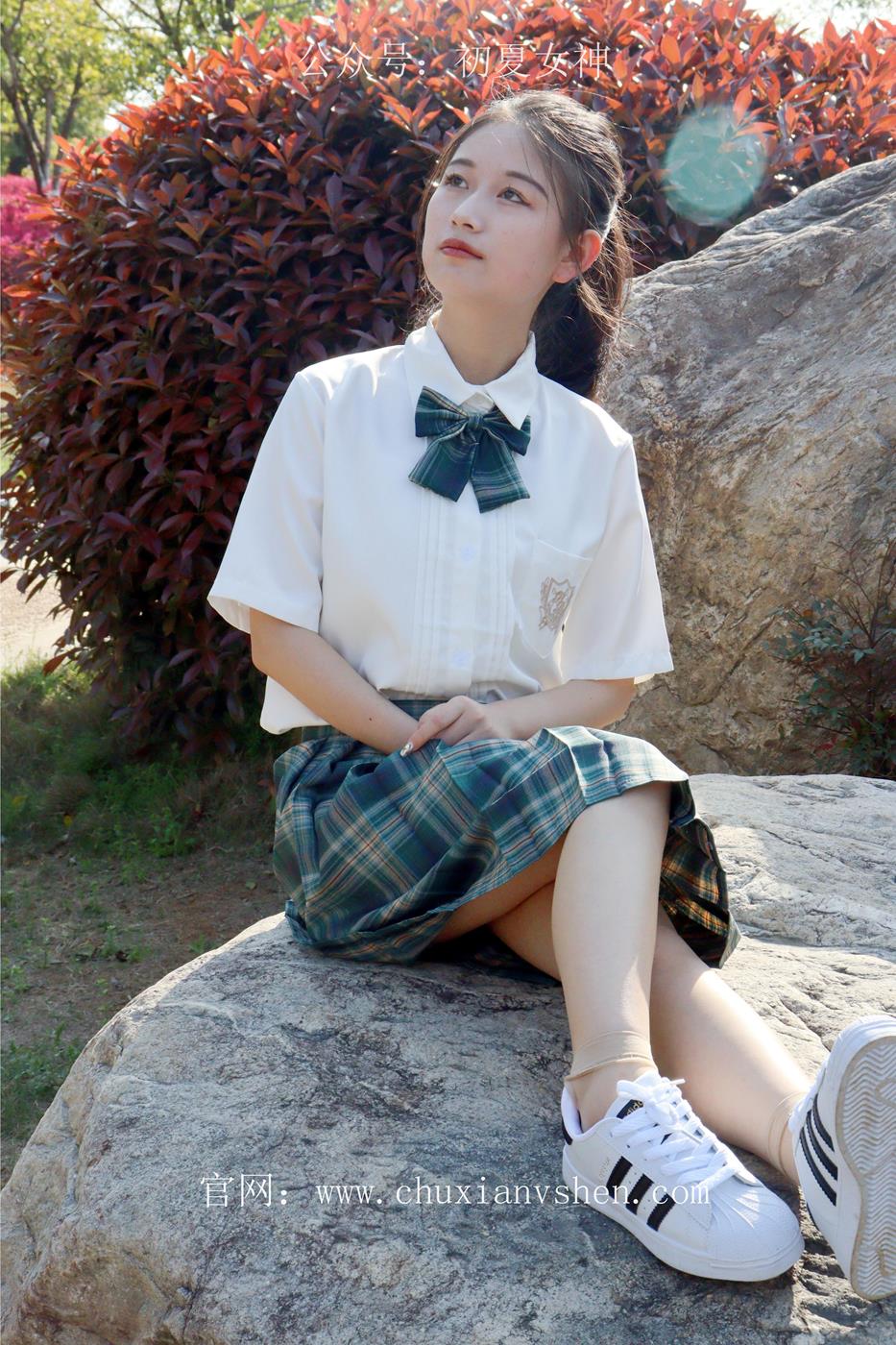 图片[59]-初夏女神 NO.019 念念 墨绿色JK搭配三叶草贝壳头鞋期[155P] – 速更版-美库