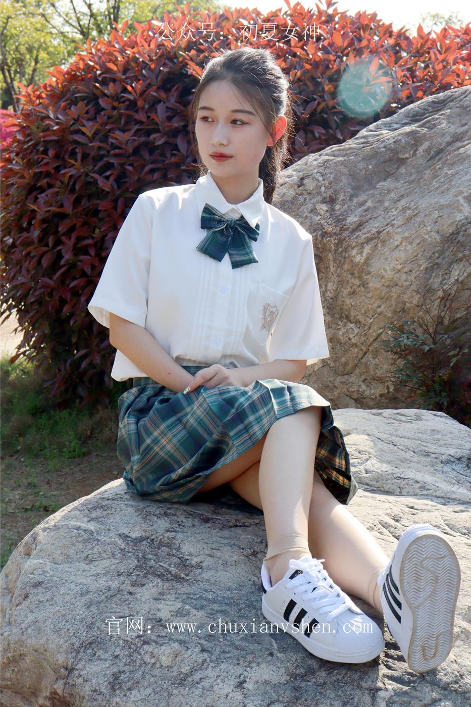 图片[60]-初夏女神 NO.019 念念 墨绿色JK搭配三叶草贝壳头鞋期[155P] – 速更版-美库