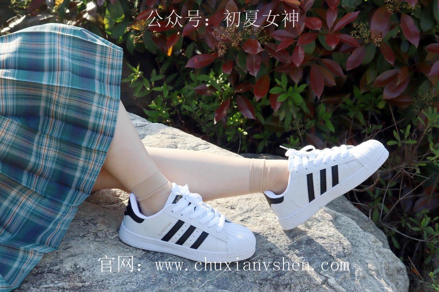 图片[65]-初夏女神 NO.019 念念 墨绿色JK搭配三叶草贝壳头鞋期[155P] – 速更版-美库