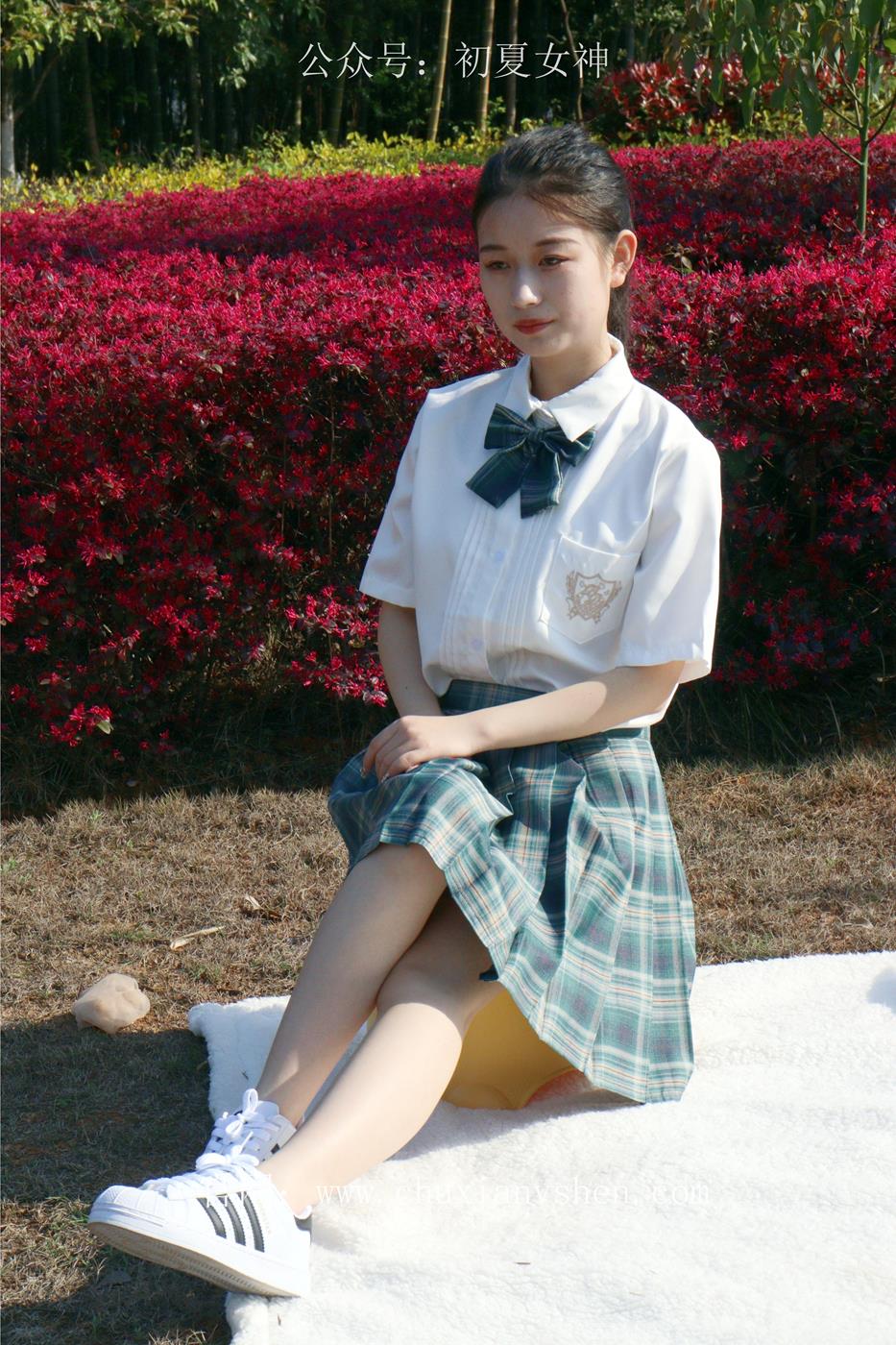 图片[81]-初夏女神 NO.019 念念 墨绿色JK搭配三叶草贝壳头鞋期[155P] – 速更版-美库