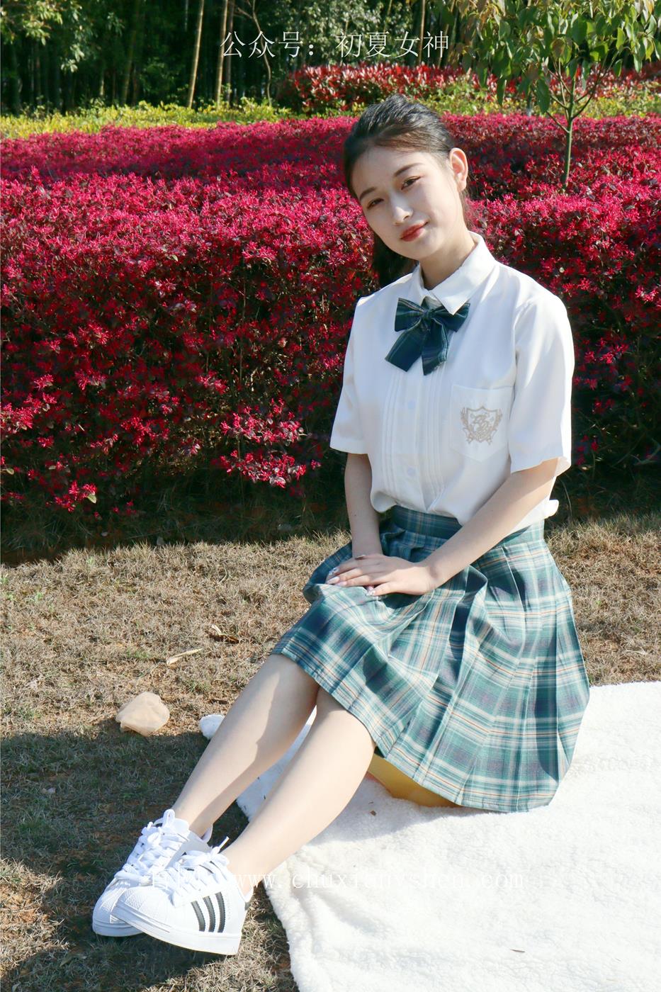 图片[82]-初夏女神 NO.019 念念 墨绿色JK搭配三叶草贝壳头鞋期[155P] – 速更版-美库