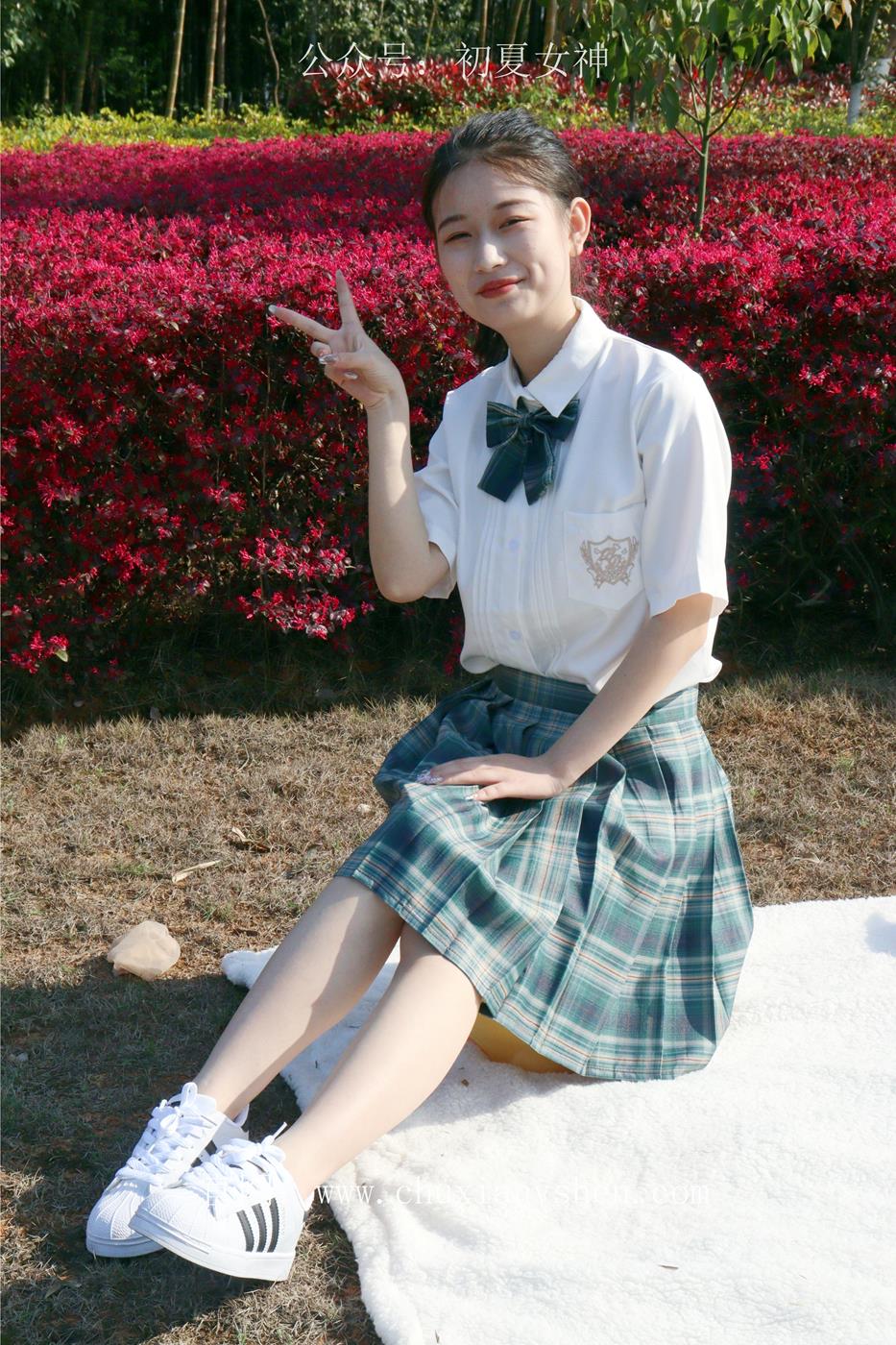 图片[83]-初夏女神 NO.019 念念 墨绿色JK搭配三叶草贝壳头鞋期[155P] – 速更版-美库