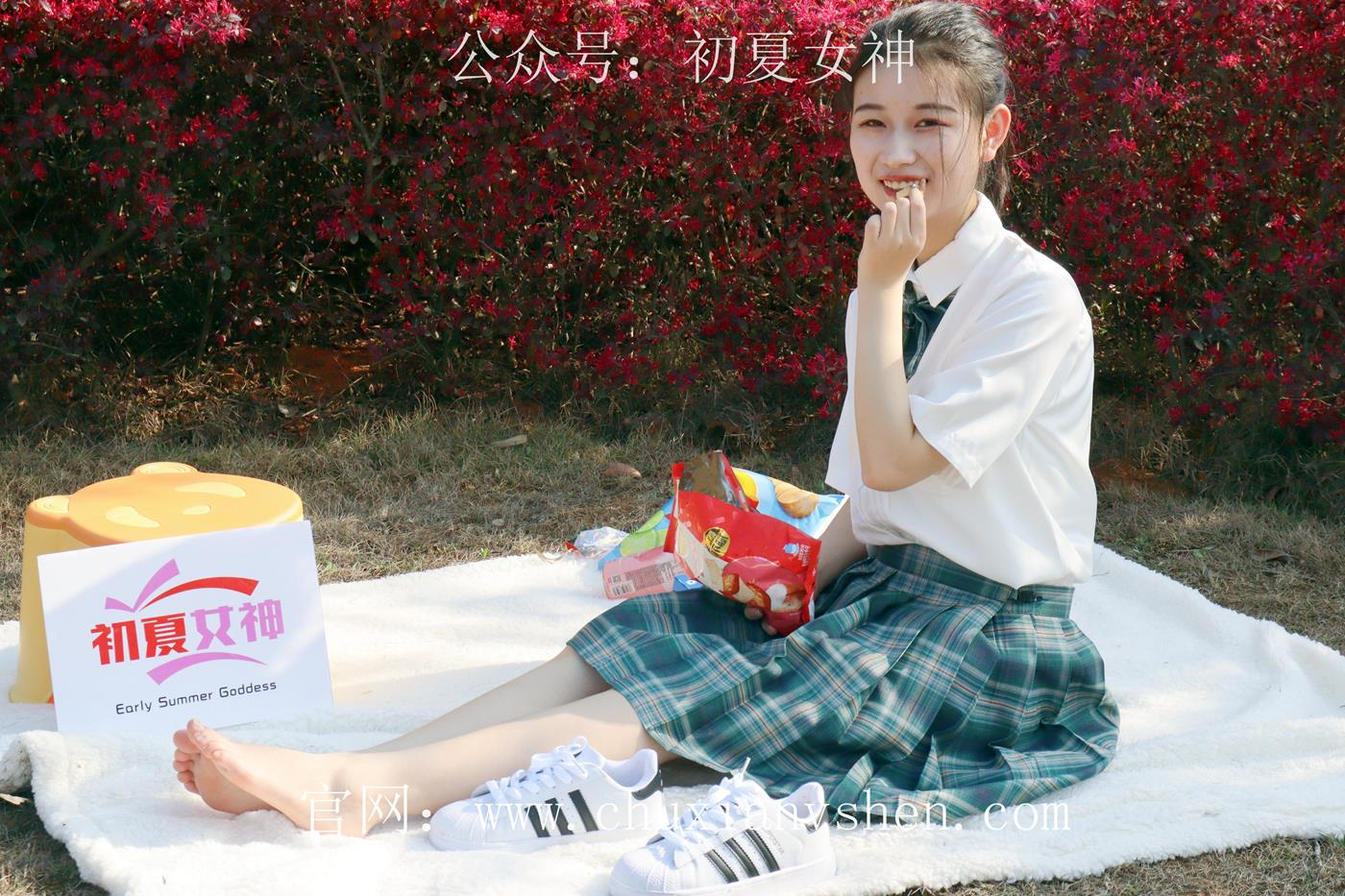 图片[108]-初夏女神 NO.019 念念 墨绿色JK搭配三叶草贝壳头鞋期[155P] – 速更版-美库