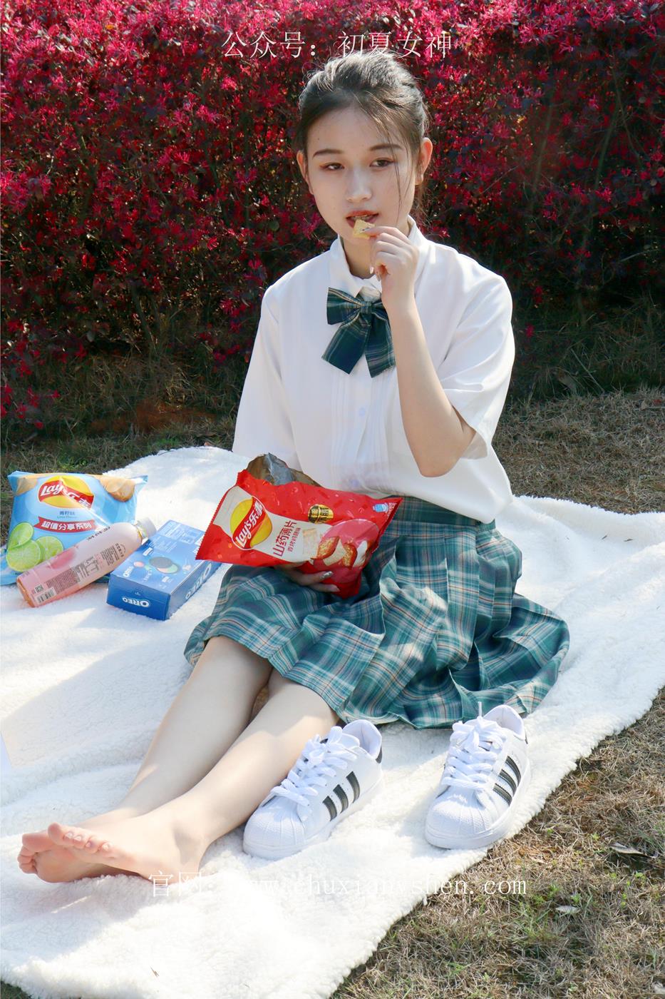 图片[109]-初夏女神 NO.019 念念 墨绿色JK搭配三叶草贝壳头鞋期[155P] – 速更版-美库