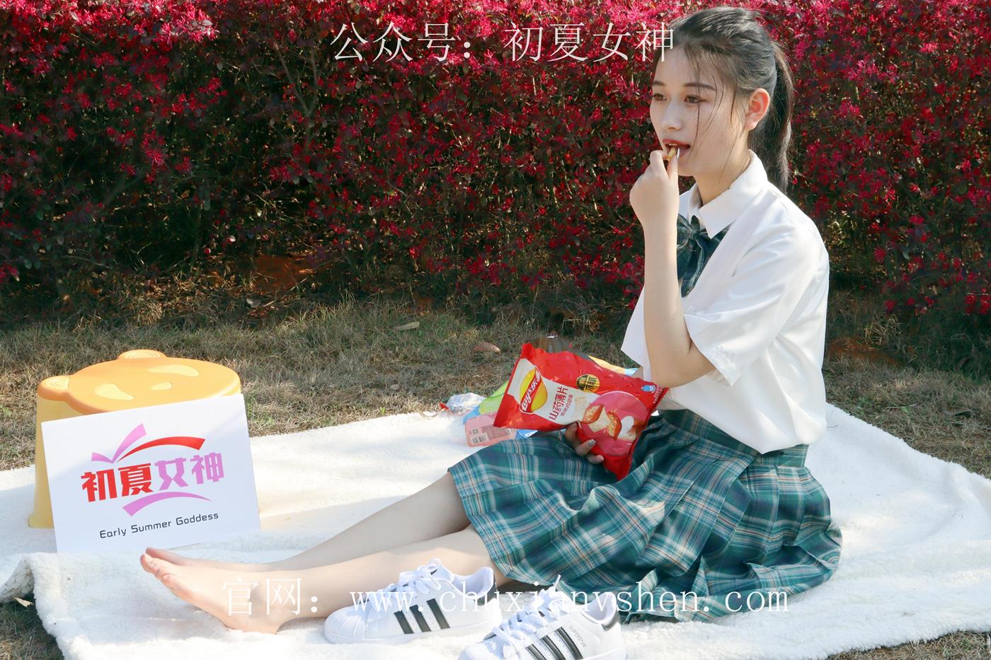 图片[110]-初夏女神 NO.019 念念 墨绿色JK搭配三叶草贝壳头鞋期[155P] – 速更版-美库