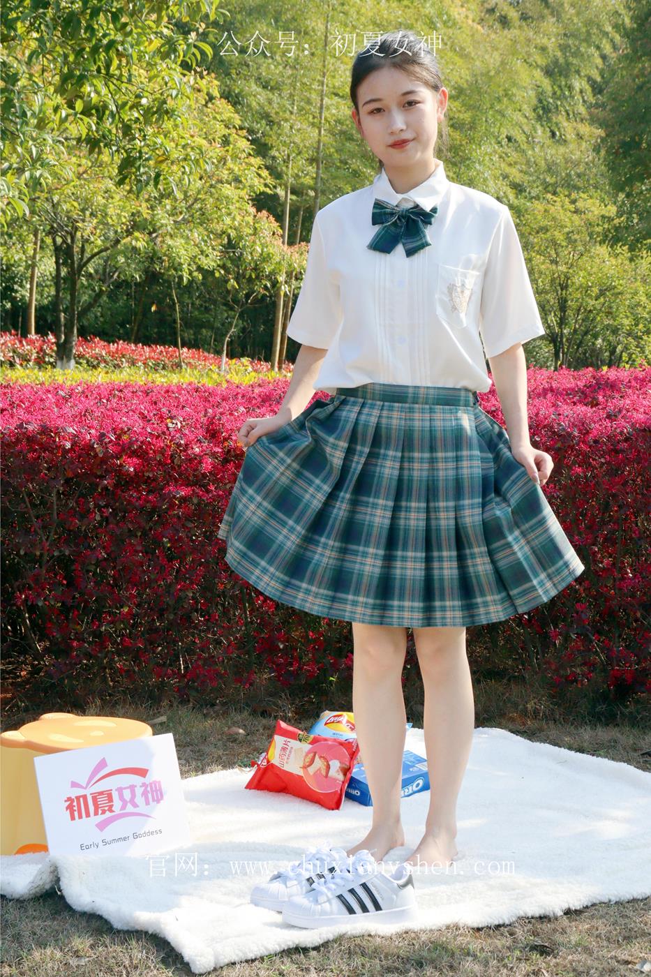 图片[117]-初夏女神 NO.019 念念 墨绿色JK搭配三叶草贝壳头鞋期[155P] – 速更版-美库