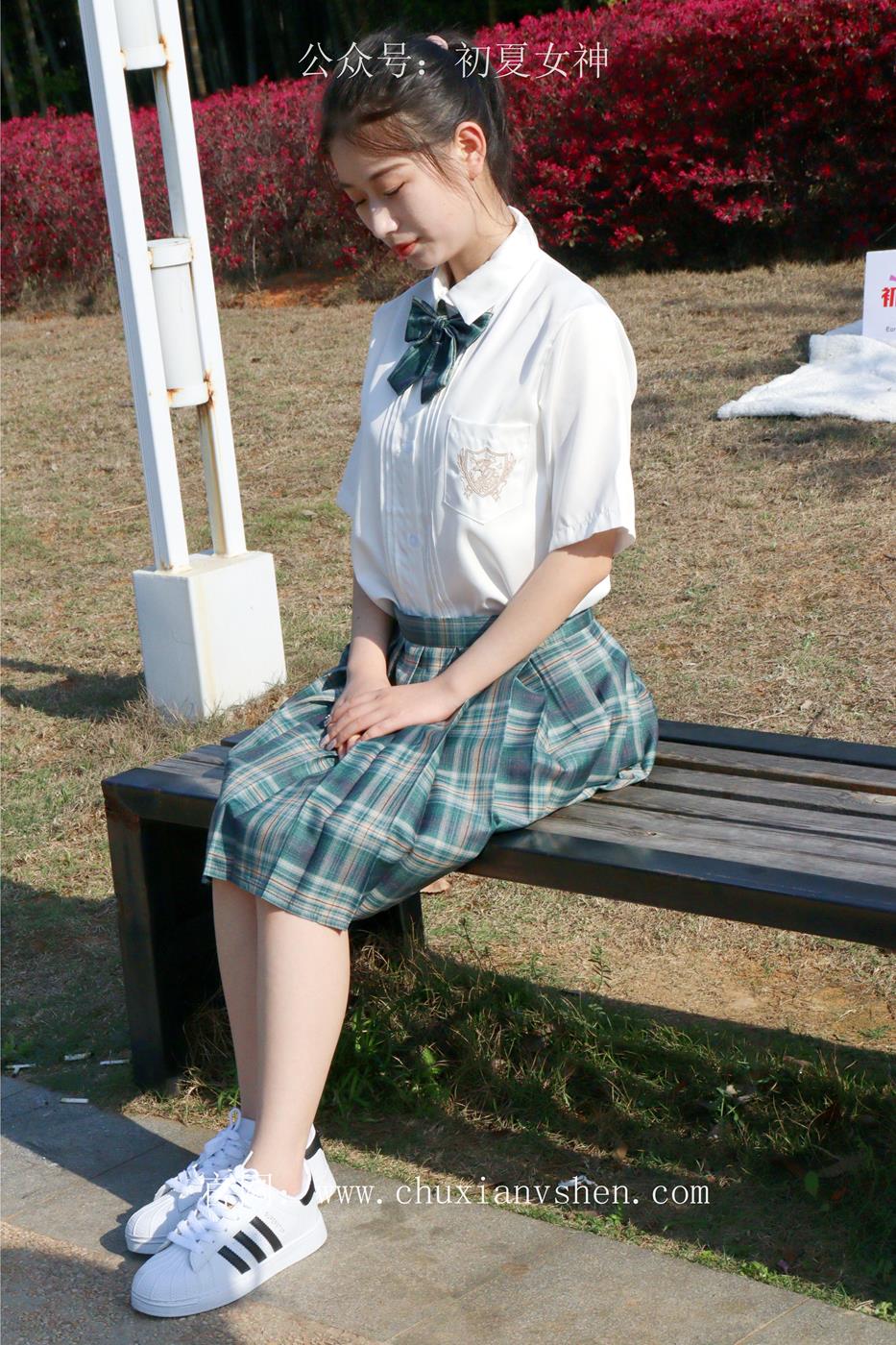 图片[127]-初夏女神 NO.019 念念 墨绿色JK搭配三叶草贝壳头鞋期[155P] – 速更版-美库