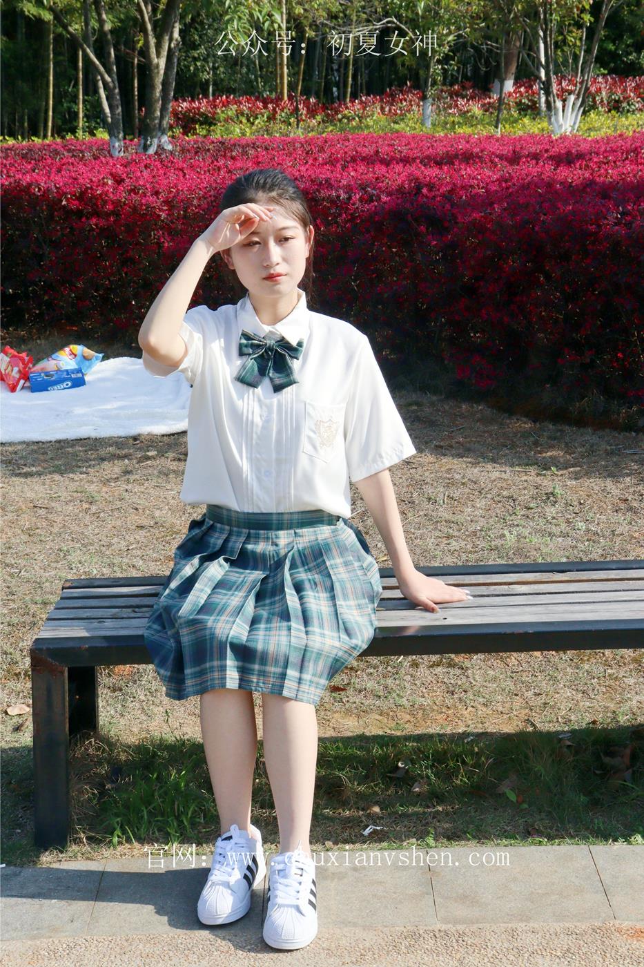 图片[129]-初夏女神 NO.019 念念 墨绿色JK搭配三叶草贝壳头鞋期[155P] – 速更版-美库