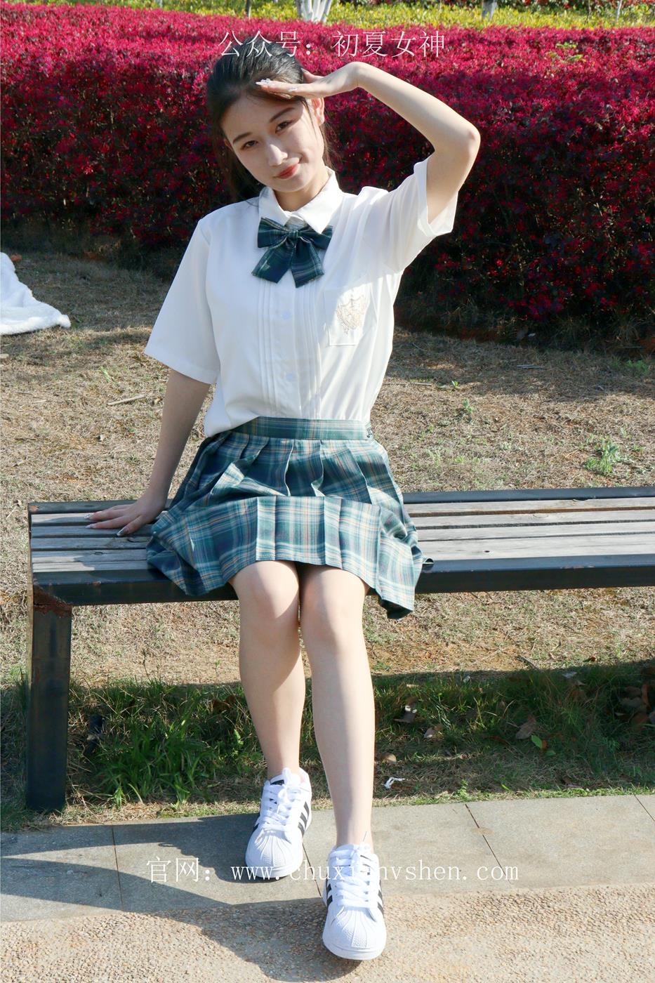 图片[132]-初夏女神 NO.019 念念 墨绿色JK搭配三叶草贝壳头鞋期[155P] – 速更版-美库