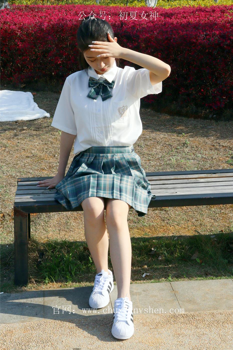 图片[133]-初夏女神 NO.019 念念 墨绿色JK搭配三叶草贝壳头鞋期[155P] – 速更版-美库