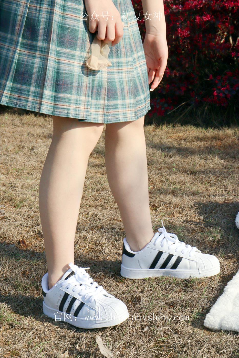 图片[140]-初夏女神 NO.019 念念 墨绿色JK搭配三叶草贝壳头鞋期[155P] – 速更版-美库