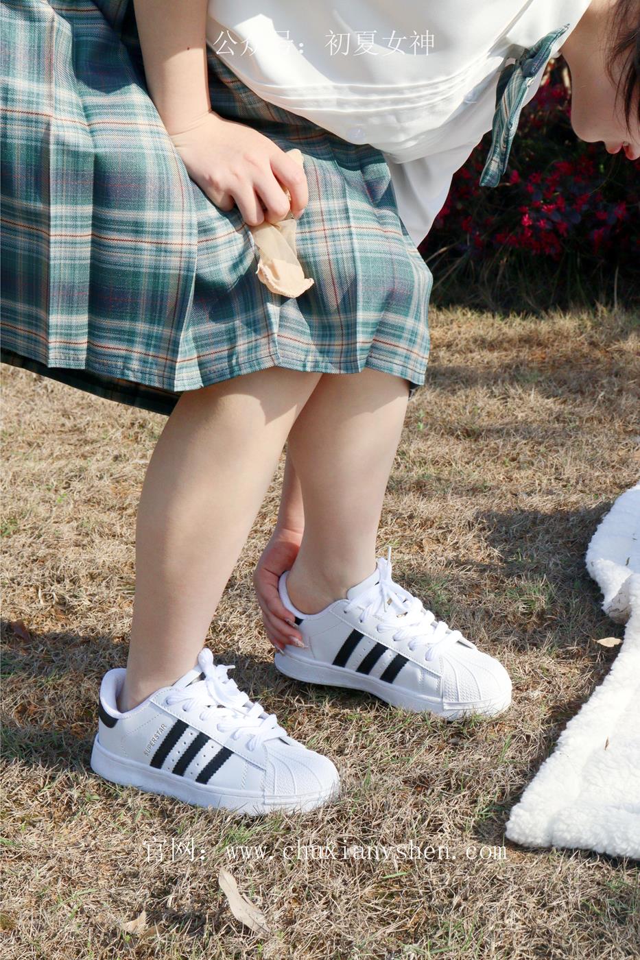图片[141]-初夏女神 NO.019 念念 墨绿色JK搭配三叶草贝壳头鞋期[155P] – 速更版-美库
