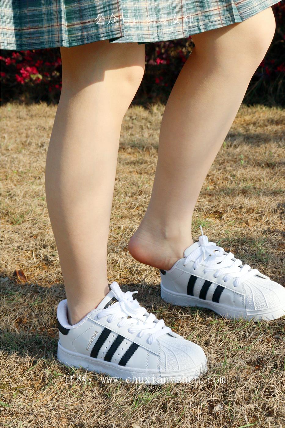 图片[143]-初夏女神 NO.019 念念 墨绿色JK搭配三叶草贝壳头鞋期[155P] – 速更版-美库