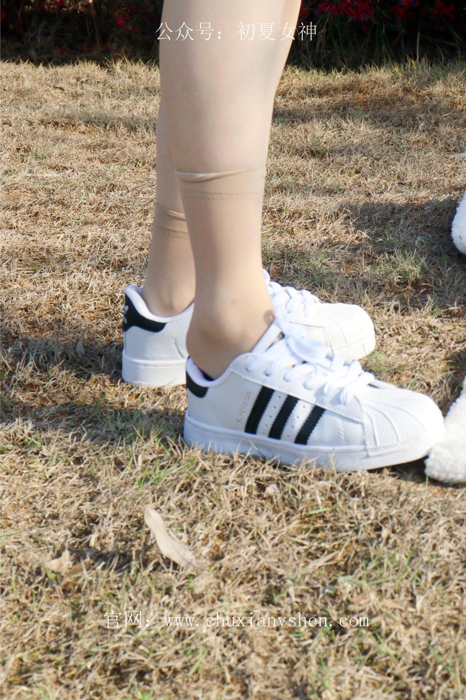 图片[153]-初夏女神 NO.019 念念 墨绿色JK搭配三叶草贝壳头鞋期[155P] – 速更版-美库