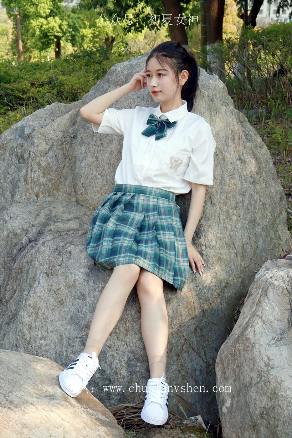 图片[154]-初夏女神 NO.019 念念 墨绿色JK搭配三叶草贝壳头鞋期[155P] – 速更版-美库