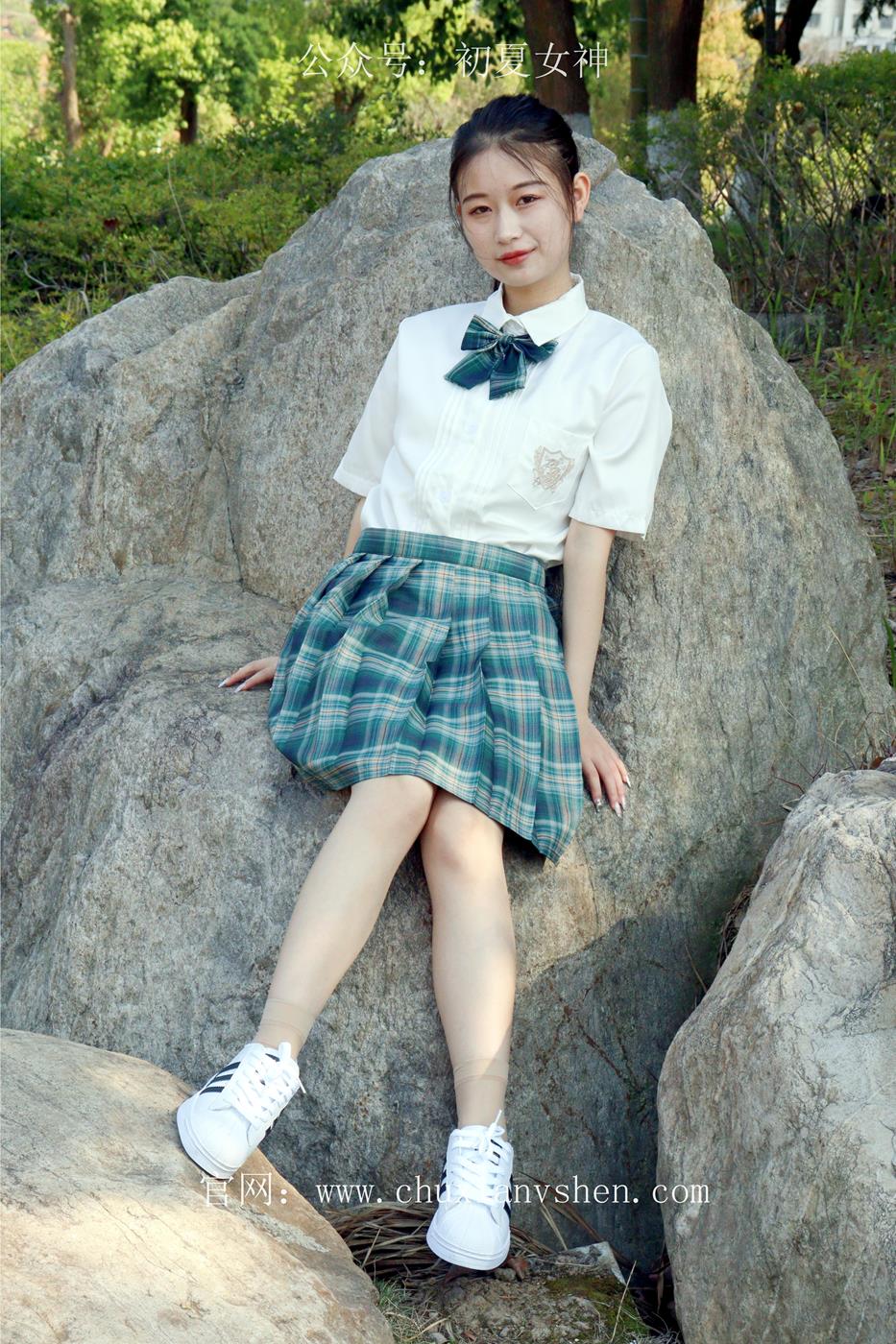 图片[155]-初夏女神 NO.019 念念 墨绿色JK搭配三叶草贝壳头鞋期[155P] – 速更版-美库