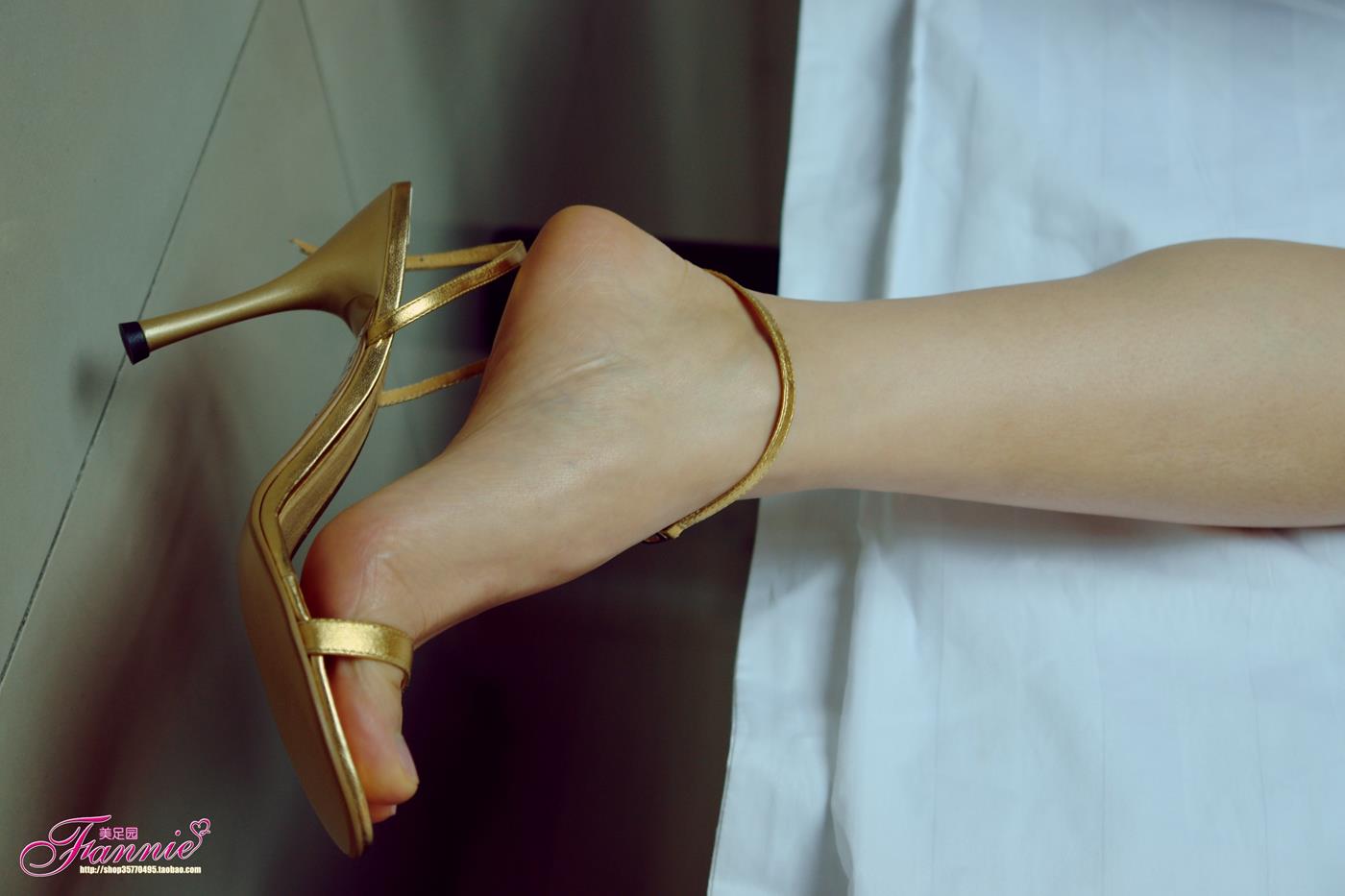 图片[12]-Fannie芬妮每足园 No.213 金色的旋律 熏香 [21P] – 速更版-美库