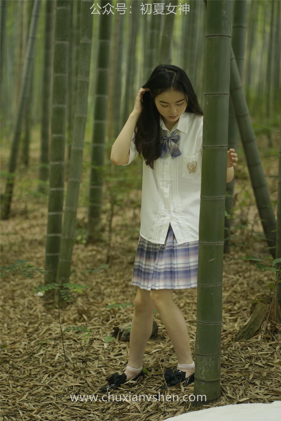 图片[11]-初夏女神 NO.025 十一 周末丛林 JK套搭配的袜子遭嫌弃[153P] – 速更版-美库