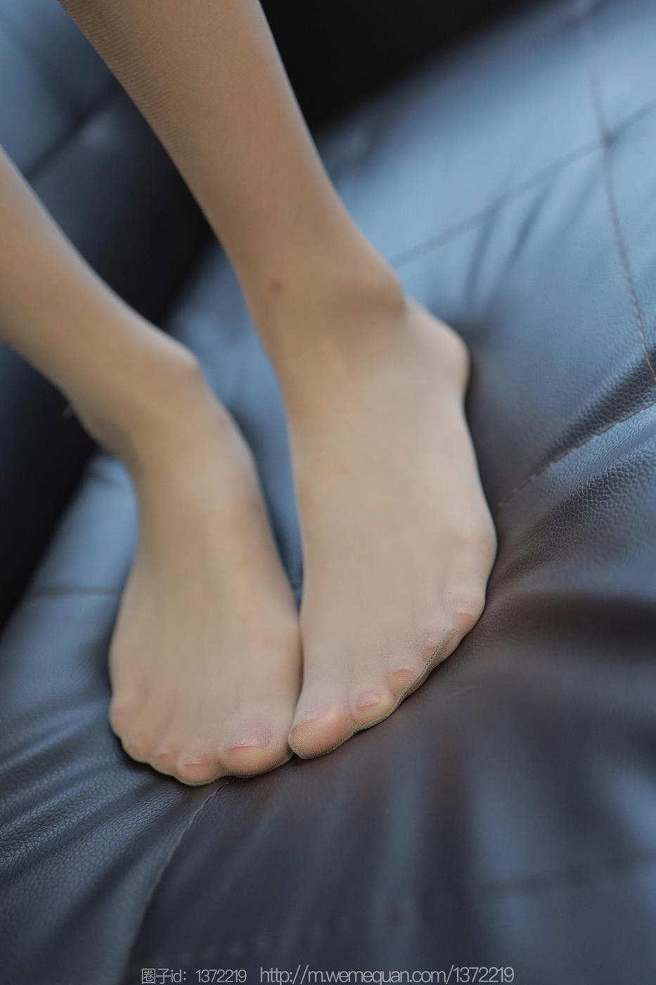 图片[32]-[IESS异思趣向] 2023.04.08 丝享家1415：团团《粉嫩长腿》[90P] – 速更版-美库