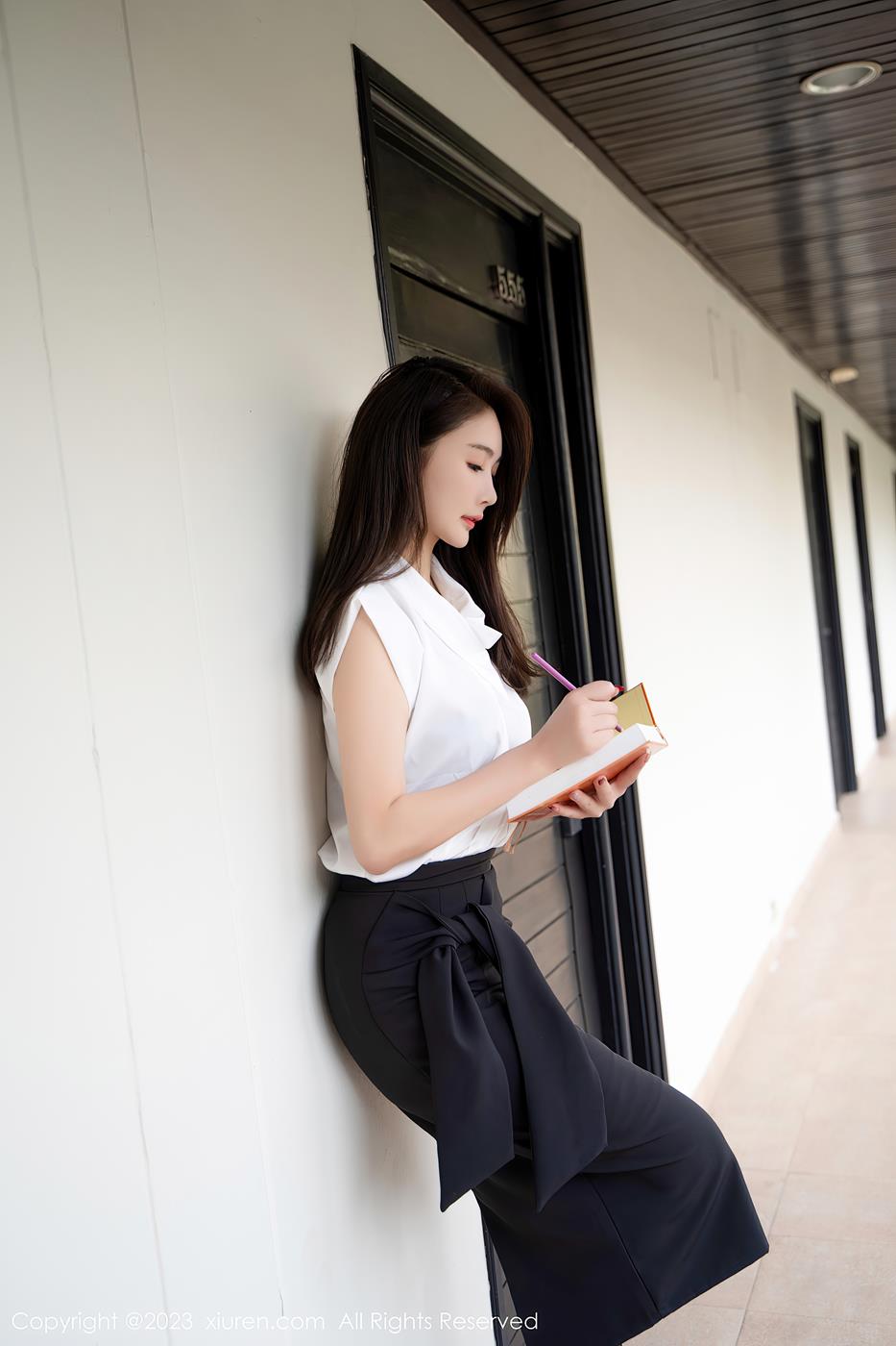 图片[32]-[Xiuren秀人网]2023.08.23 NO.7270 summer宝宝 去趟办公室吧？[50+1P] – 速更版-美库