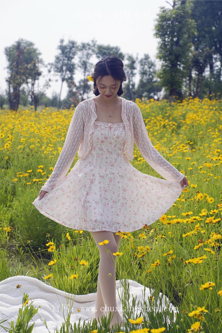 图片[53]-初夏女神 NO.032 依依 邻家女孩-风中少女[122P] – 速更版-美库